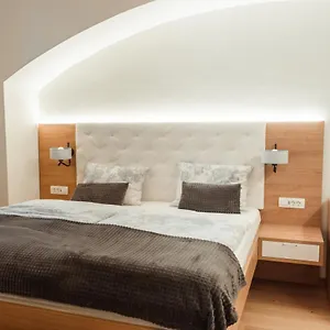 Operna Klet Hotel Lubiana